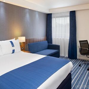 Zimmer mit Kingsize-Bett